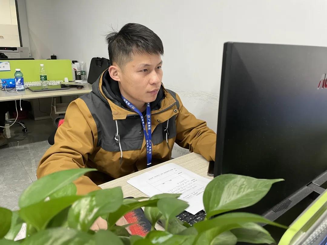 喜讯丨J9集团测绘公司熊慈斌喜提“广东省技术能手”荣誉称号！